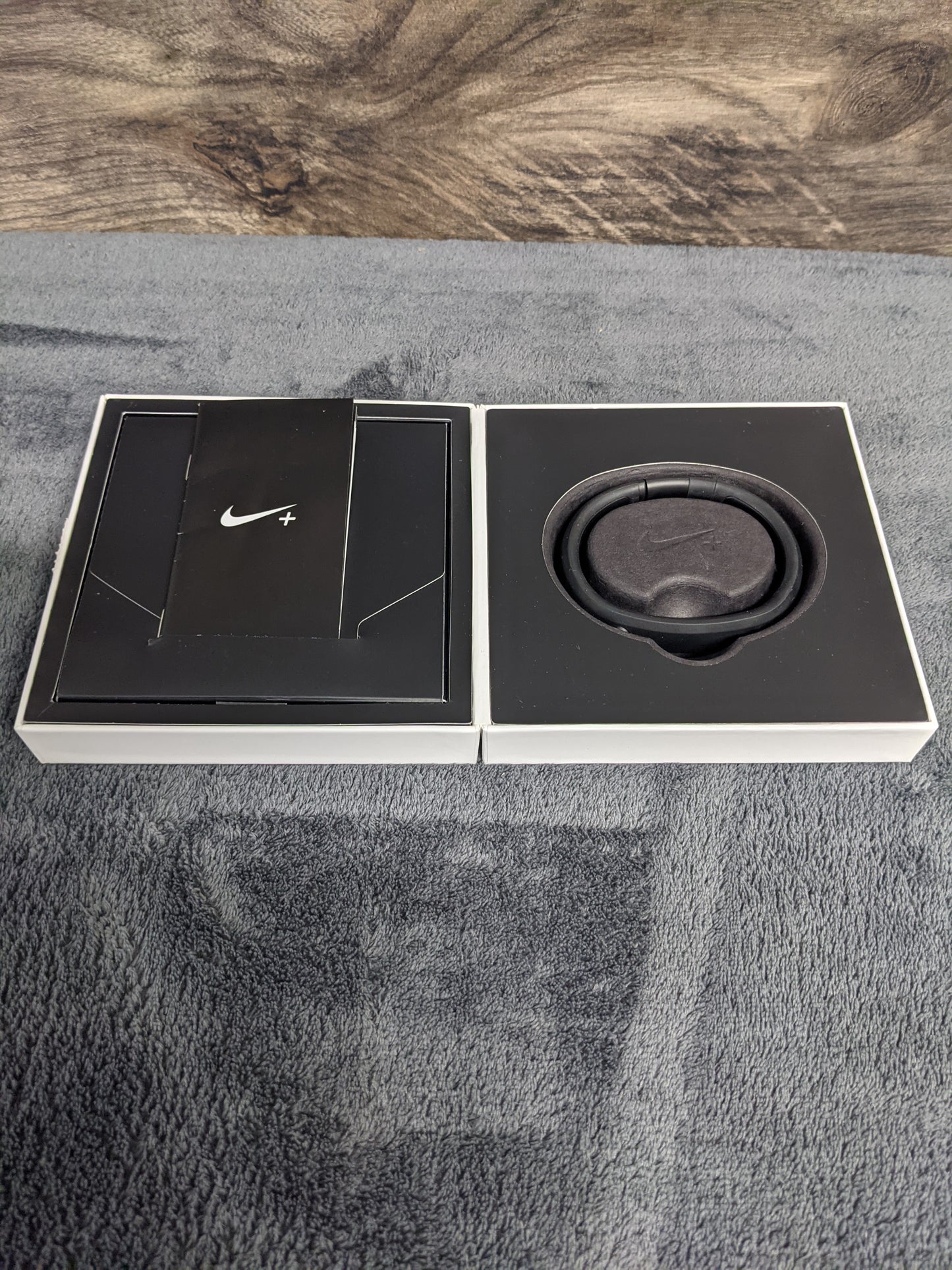 Nike + FuelBand  Fitness Tracker Size M/L