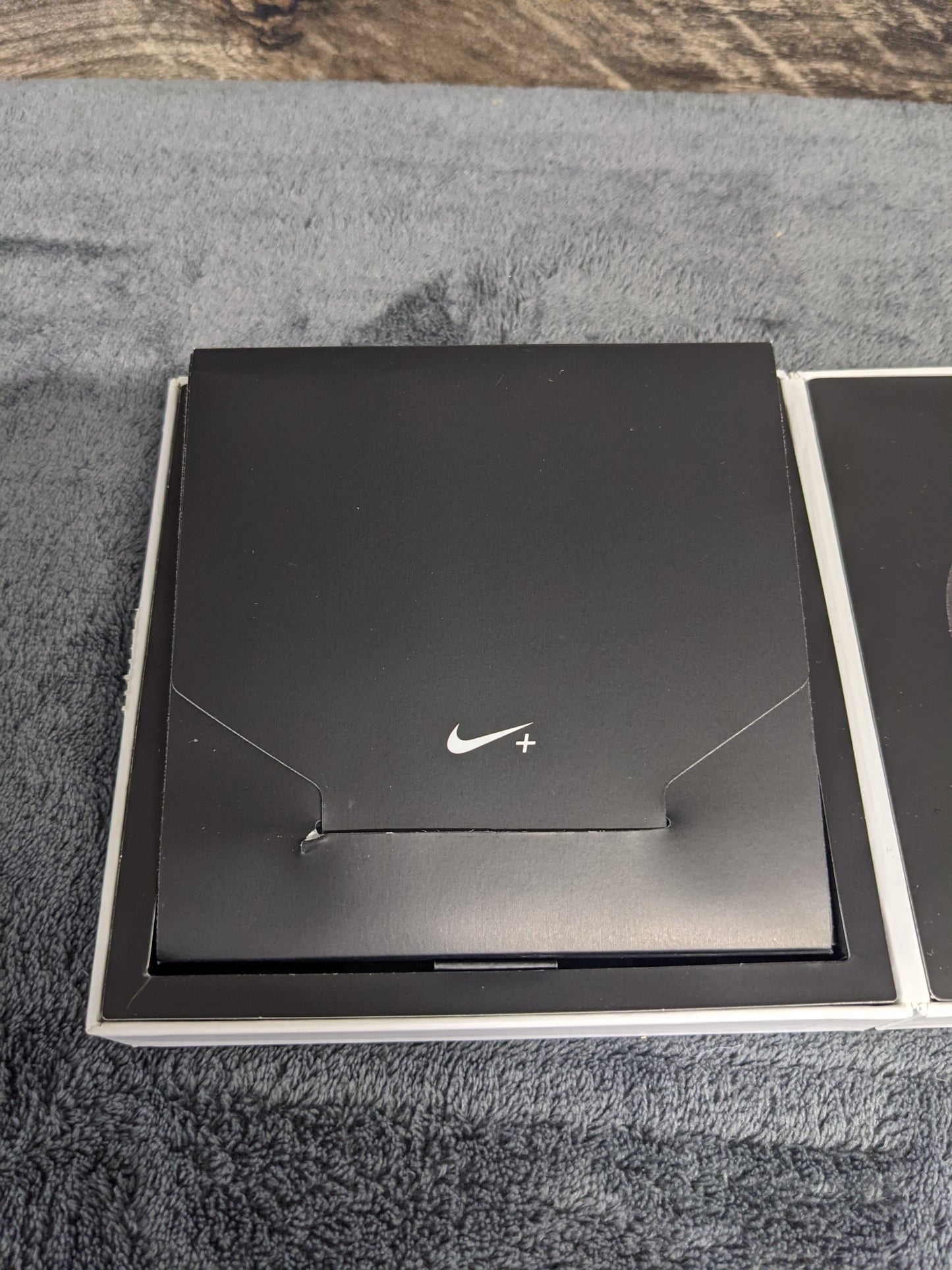 Nike + FuelBand  Fitness Tracker Size M/L