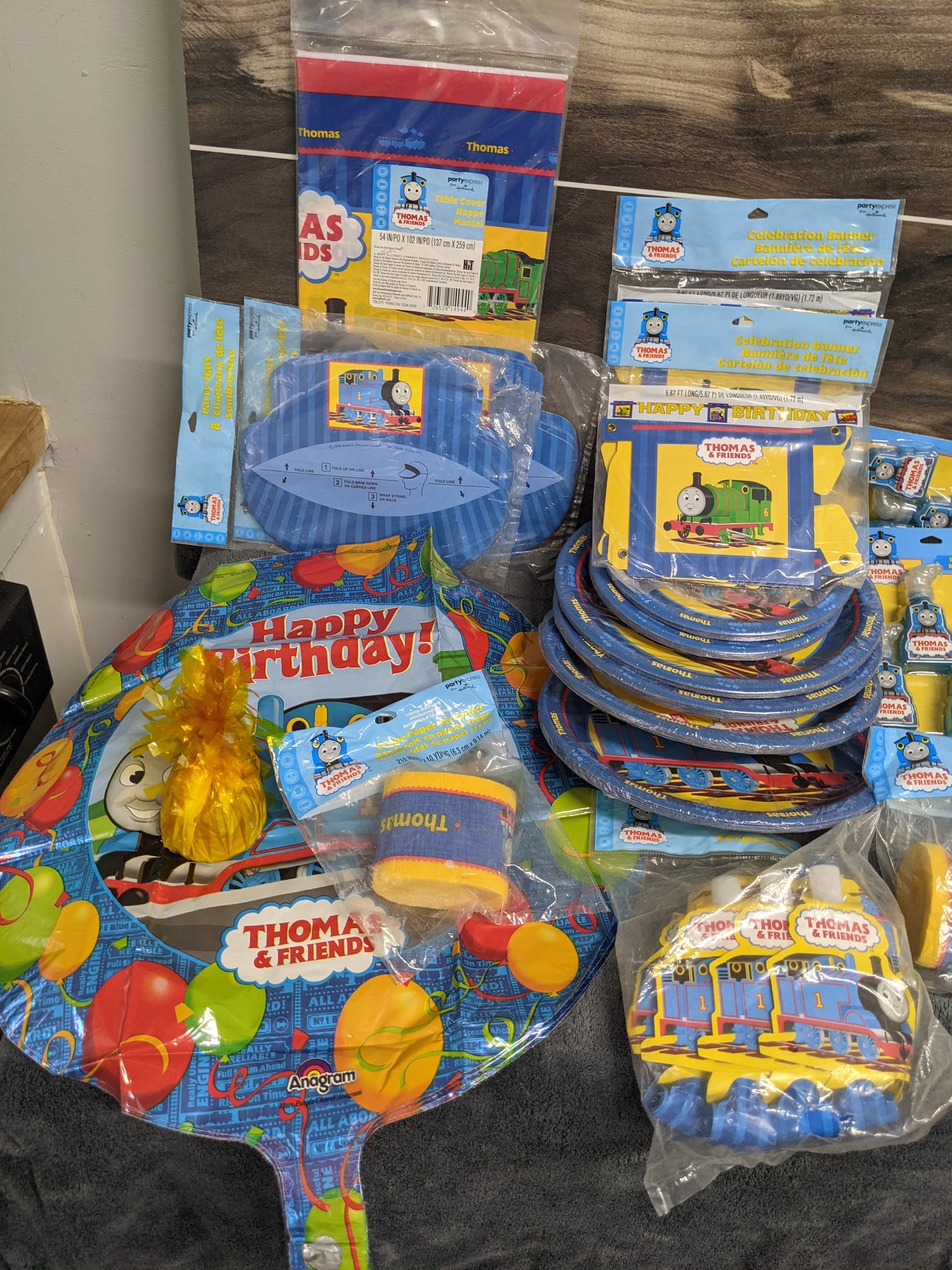 Thomas The Train Birthday Kit! Party In A Bag